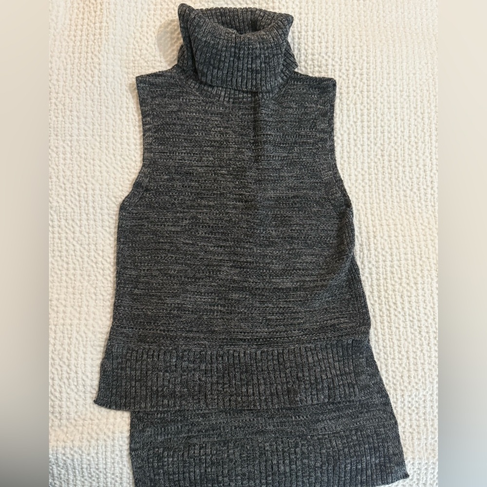 Banana Republic Charcoal Sleeveless Turtleneck Sweater